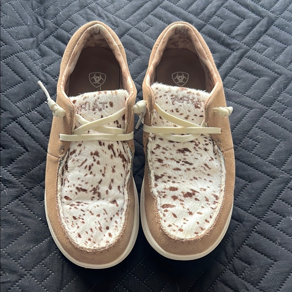 Ariat Beige and White Cowhide Loafers